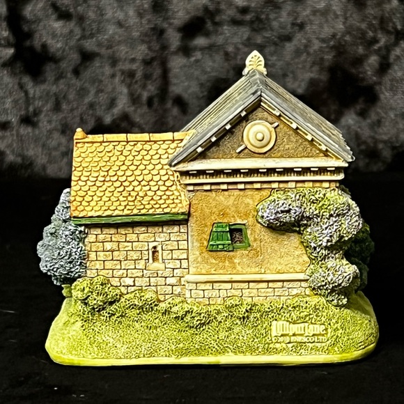 Lilliput Lane | The Pigsty | Collectors' Club - Picture 10 of 15